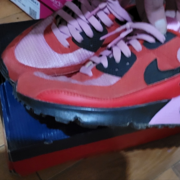3 pairs of really nice boots and customized pink and red Nike Air max 90s. - Picture 7 of 11